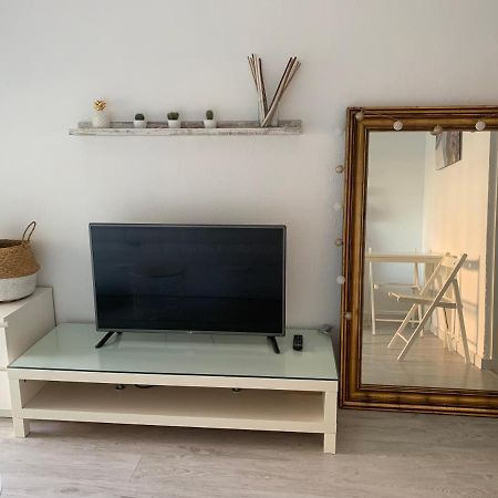 Acogedor Estudio En Primera Linea De Playa Benalmadena Ngoại thất bức ảnh