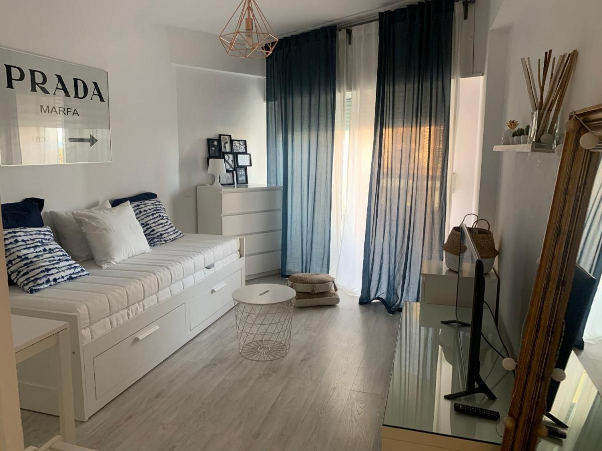 Acogedor Estudio En Primera Linea De Playa Benalmadena Ngoại thất bức ảnh