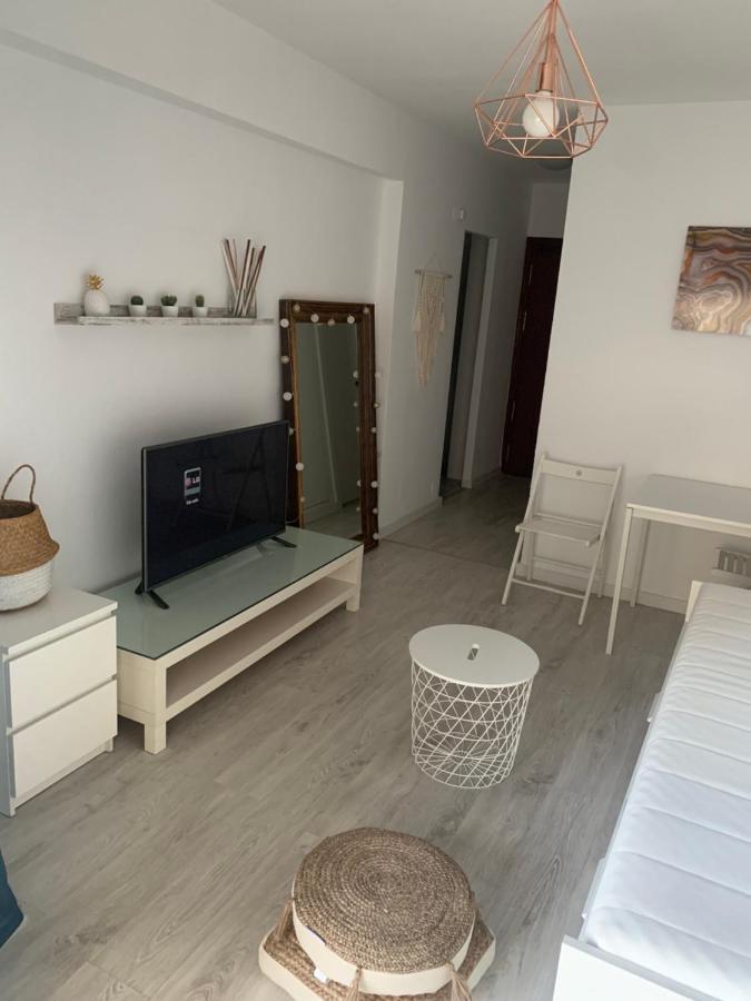 Acogedor Estudio En Primera Linea De Playa Benalmadena Ngoại thất bức ảnh